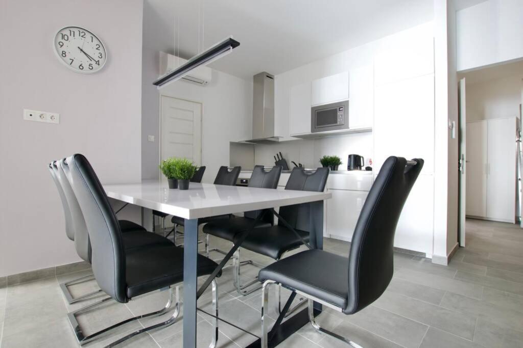 Premium Apartment By Hi5-Vaci Str. 3 Bedroom بودابست المظهر الخارجي الصورة