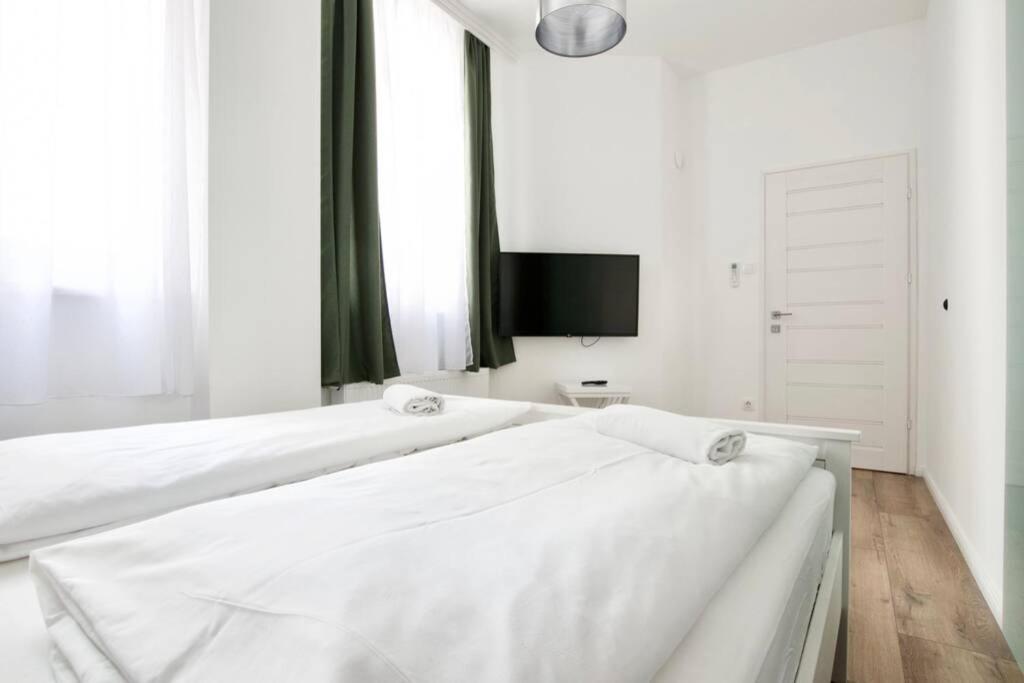 Premium Apartment By Hi5-Vaci Str. 3 Bedroom بودابست المظهر الخارجي الصورة