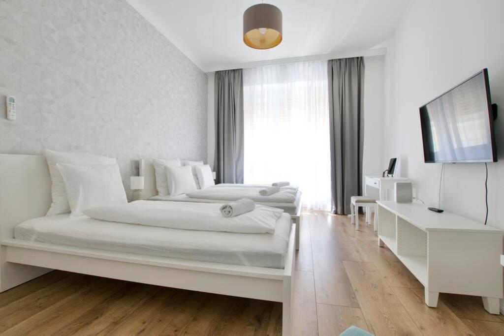 Premium Apartment By Hi5-Vaci Str. 3 Bedroom بودابست المظهر الخارجي الصورة