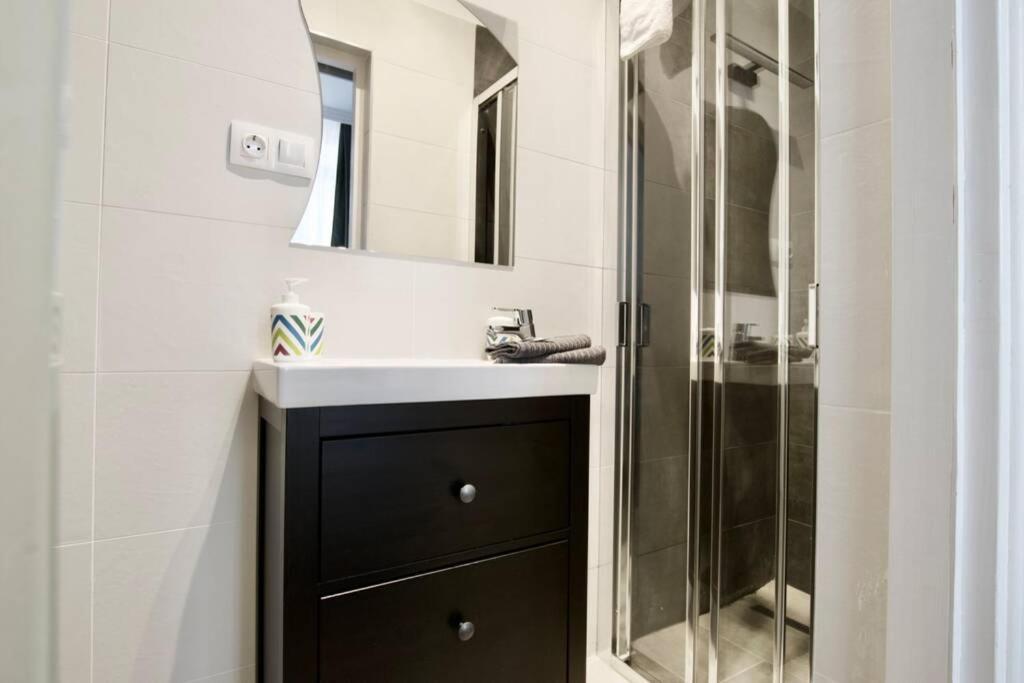 Premium Apartment By Hi5-Vaci Str. 3 Bedroom بودابست المظهر الخارجي الصورة