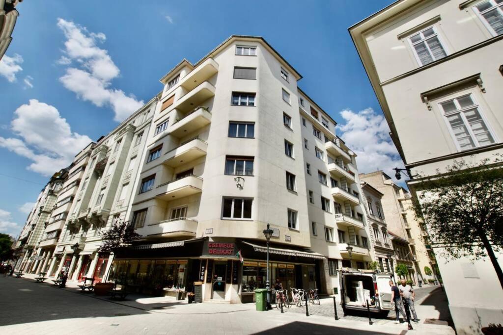 Premium Apartment By Hi5-Vaci Str. 3 Bedroom بودابست المظهر الخارجي الصورة